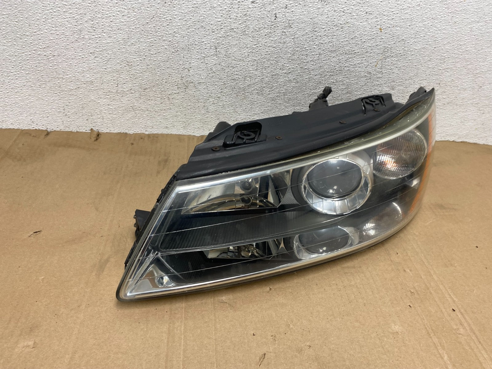 2006 to 2008 Hyundai Sonata Left Driver LH Side Headlight Halogen AE9093 DW2