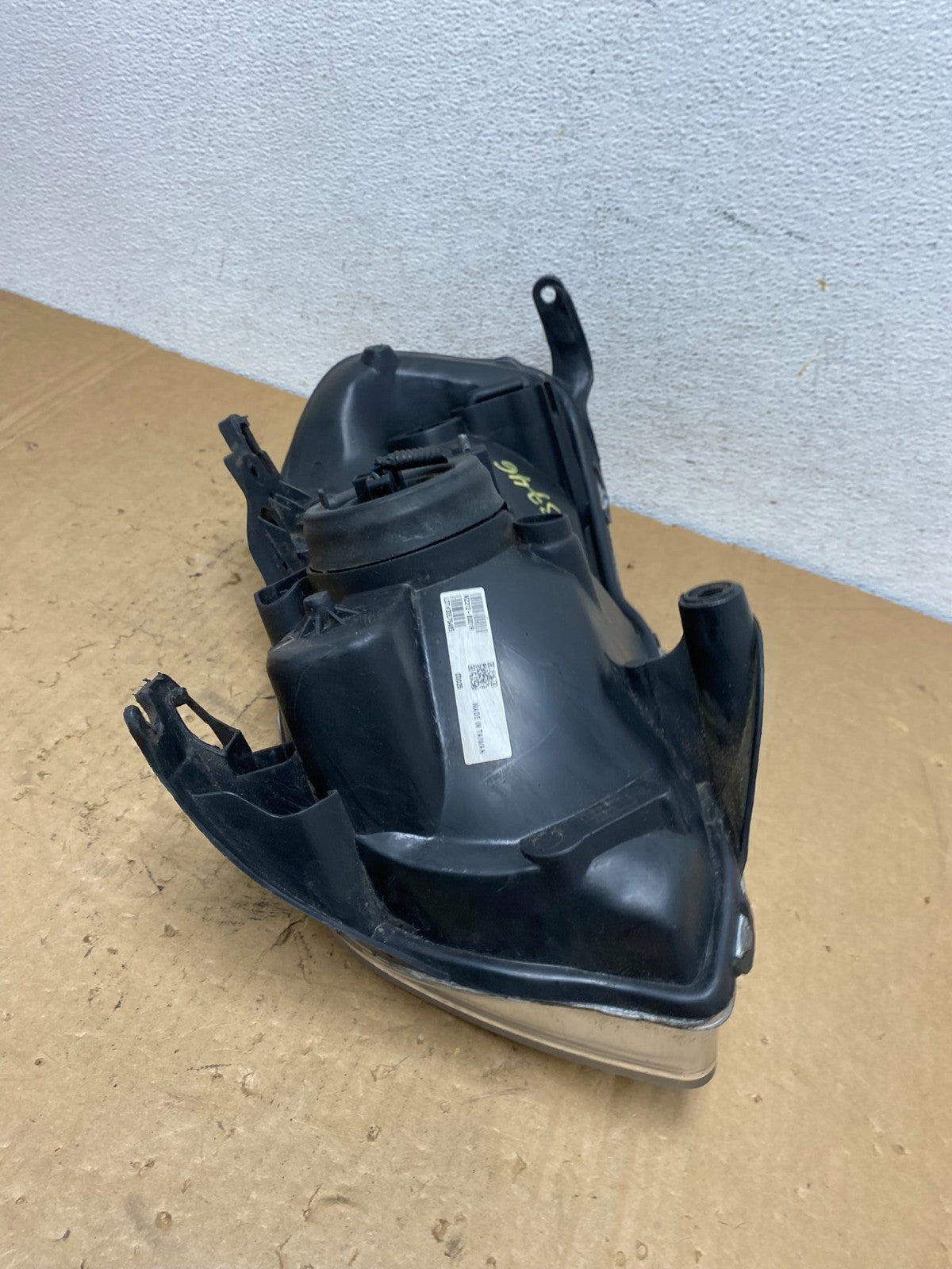 2001 2002 2003 2004 Mazda Tribute Right Passenger Rh Headlight AD3746 DW7