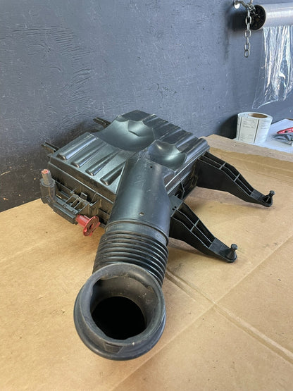 2010 to 2018 Mercedes-Benz Sprinter 2500 3.0L Air Cleaner Box AE0877 DG3