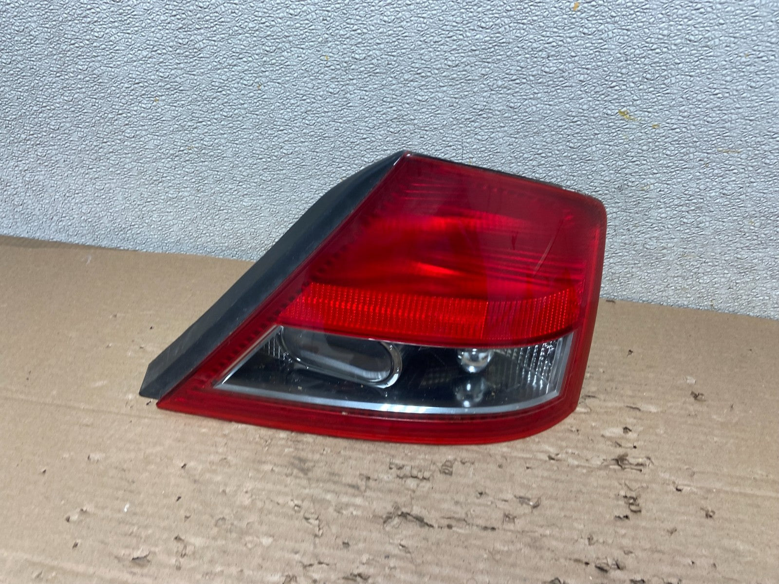 2003 2004 Infiniti M45 Right Passenger Side Tail Light Oem AB1579 DG0
