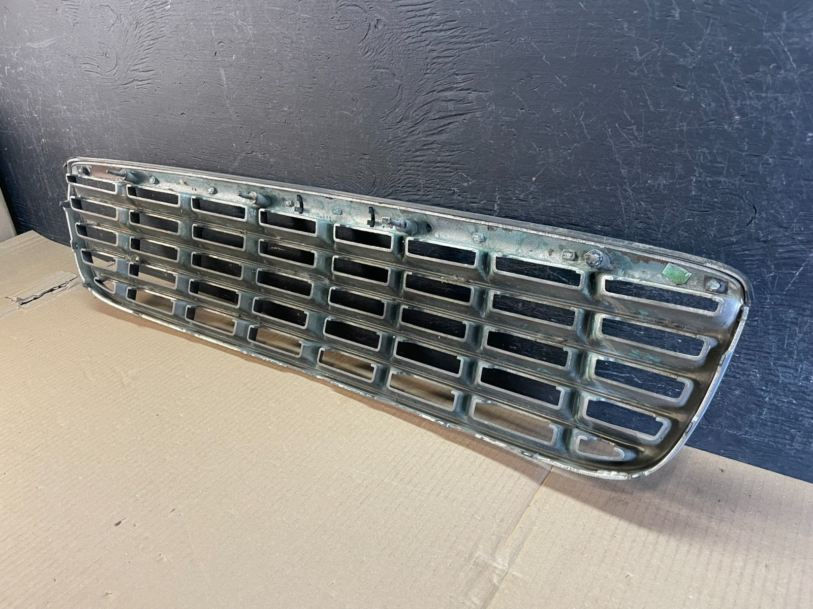 2000 to 2005 Cadillac Deville Front Hood Bumper Grille Grill ae3572 DG4
