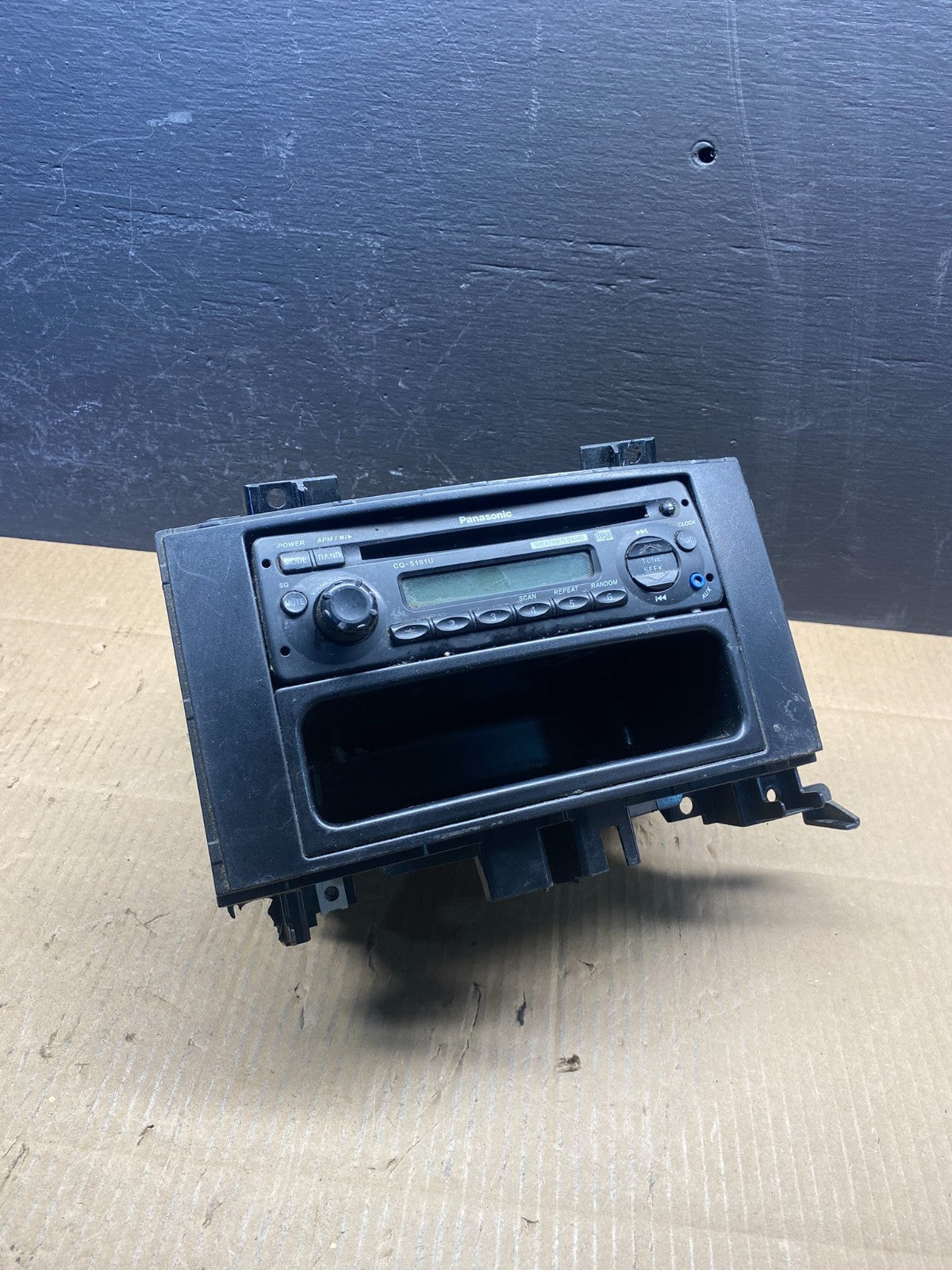 2009 Freightliner Sprinter CD PLAYER Equipment Radio PANASONIC CQ5101U AD1533 DG0
