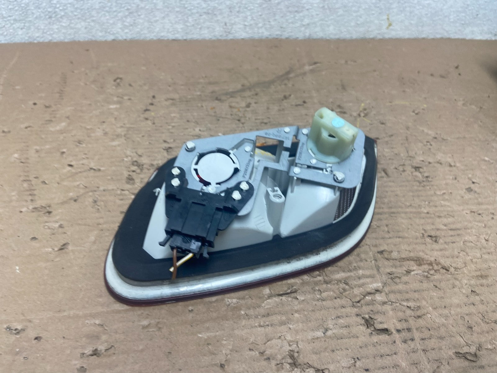 1998-2003 Mercedes Benz CLK Inner Right Passenger RH Tail Light Lamp R1140 DW3