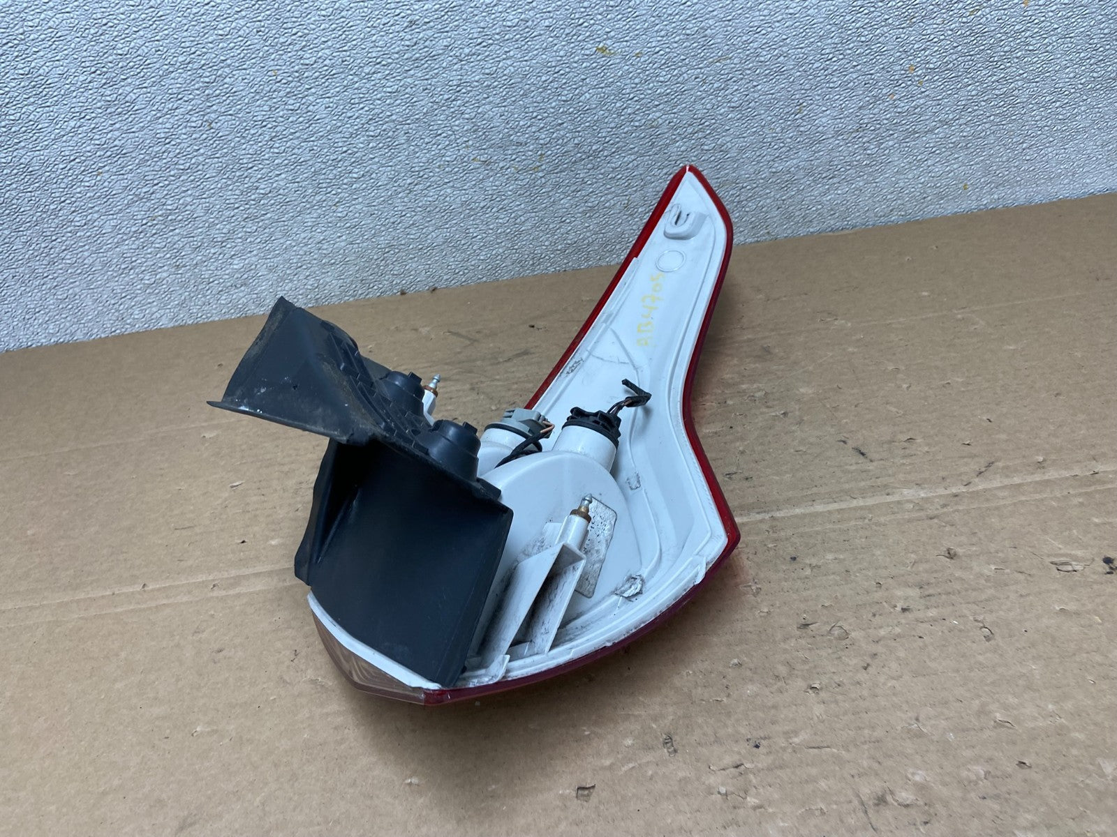 2013 to 2016 Ford Escape Left Driver LH Side Tail Light OEM AB4705 LK5