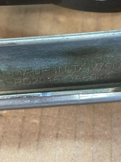 2003 to 2004 Toyota Corolla Front Upper Grill Grille Aftermarket AE3700 DG5