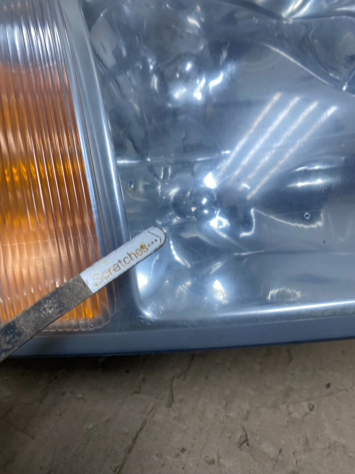 2000 to 2005 Cadillac Deville Right Passenger RH Side Headlight AJ2218 DW3
