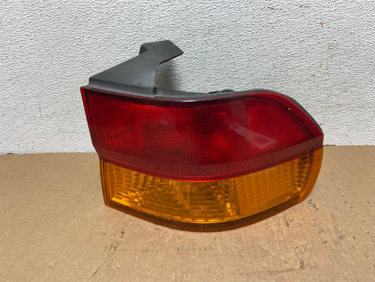 2002 2003 2004 Honda Odyssey Right Passenger Side Tail Light AD8060 LK0