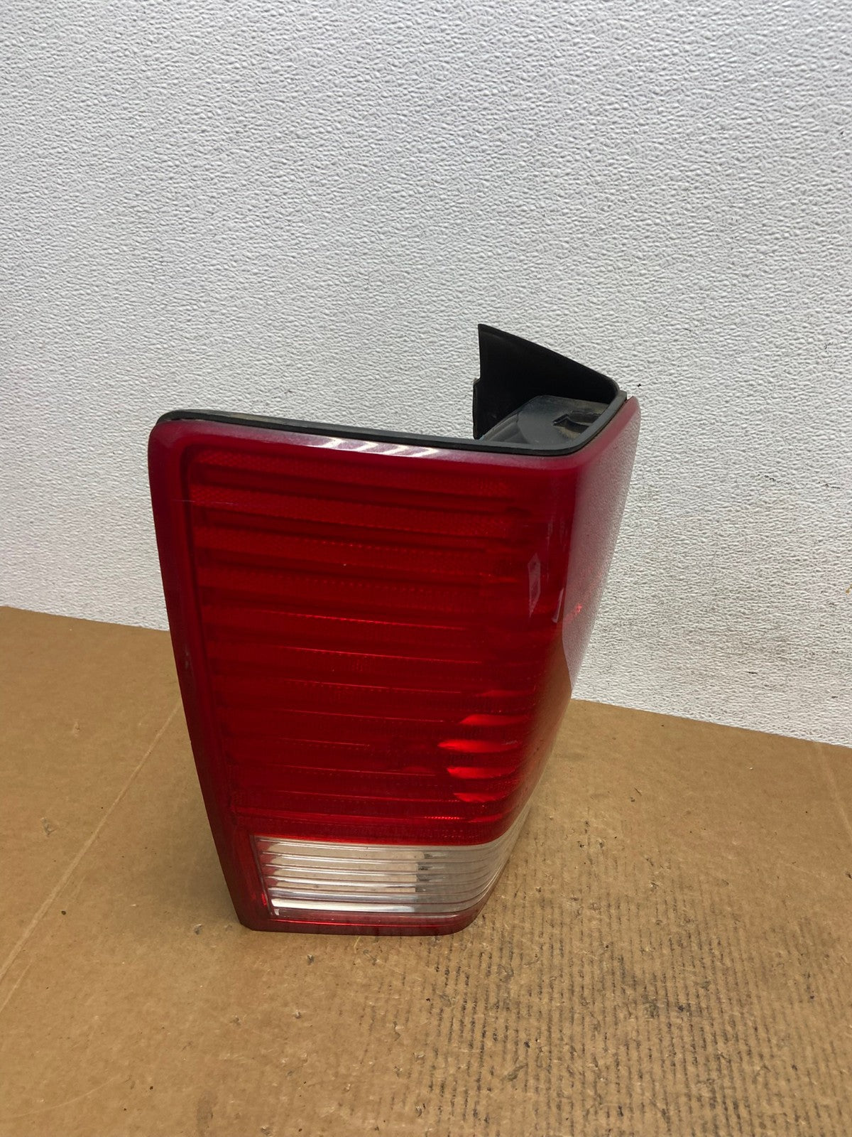 2007 2008 2009 Chrysler Aspen Tail light Left Driver Lh Side AE0602 LK2