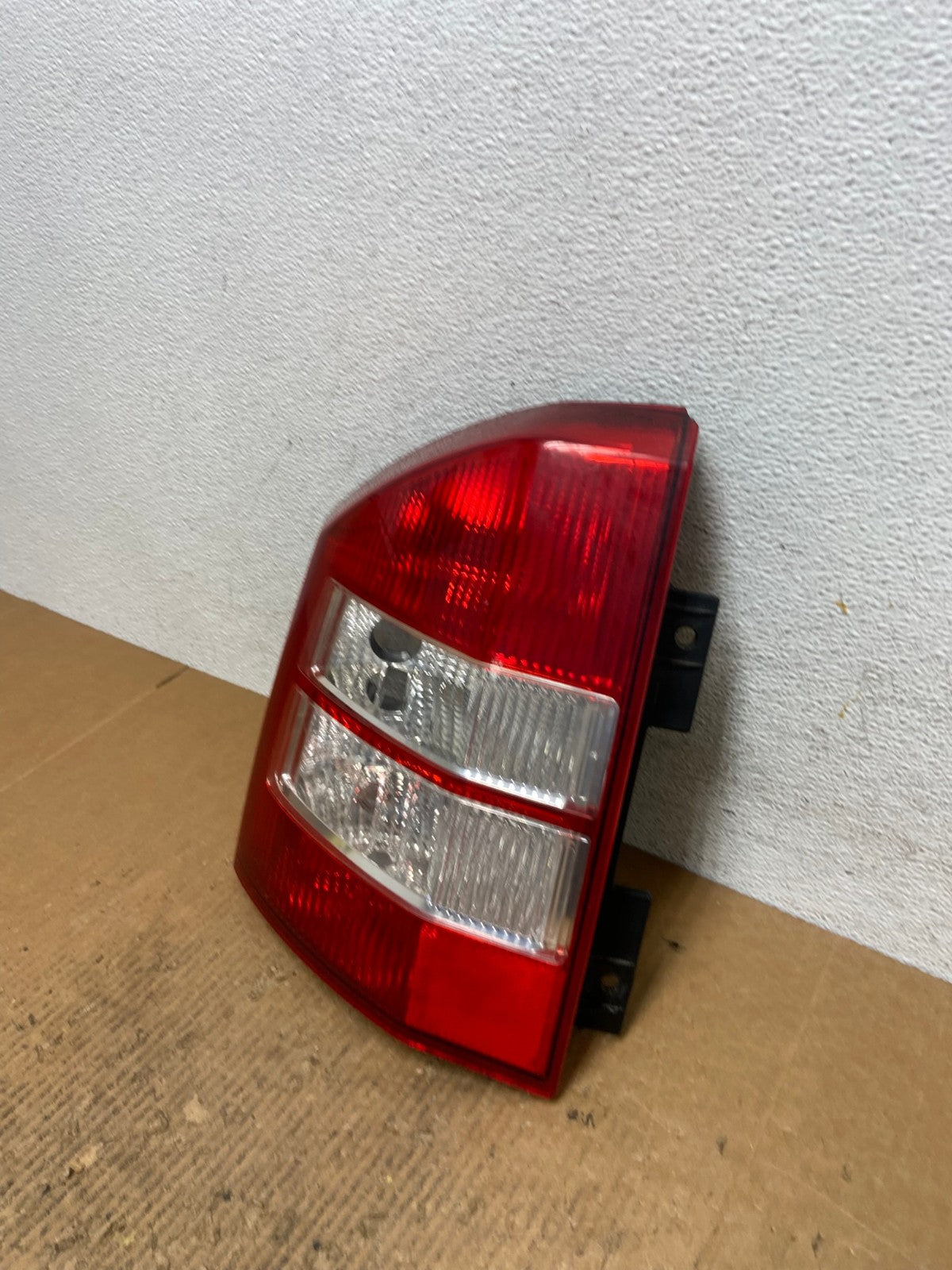 2007 2008 2009 2010 Jeep Compass Left Driver LH Side Tail Light AE2637 LK1