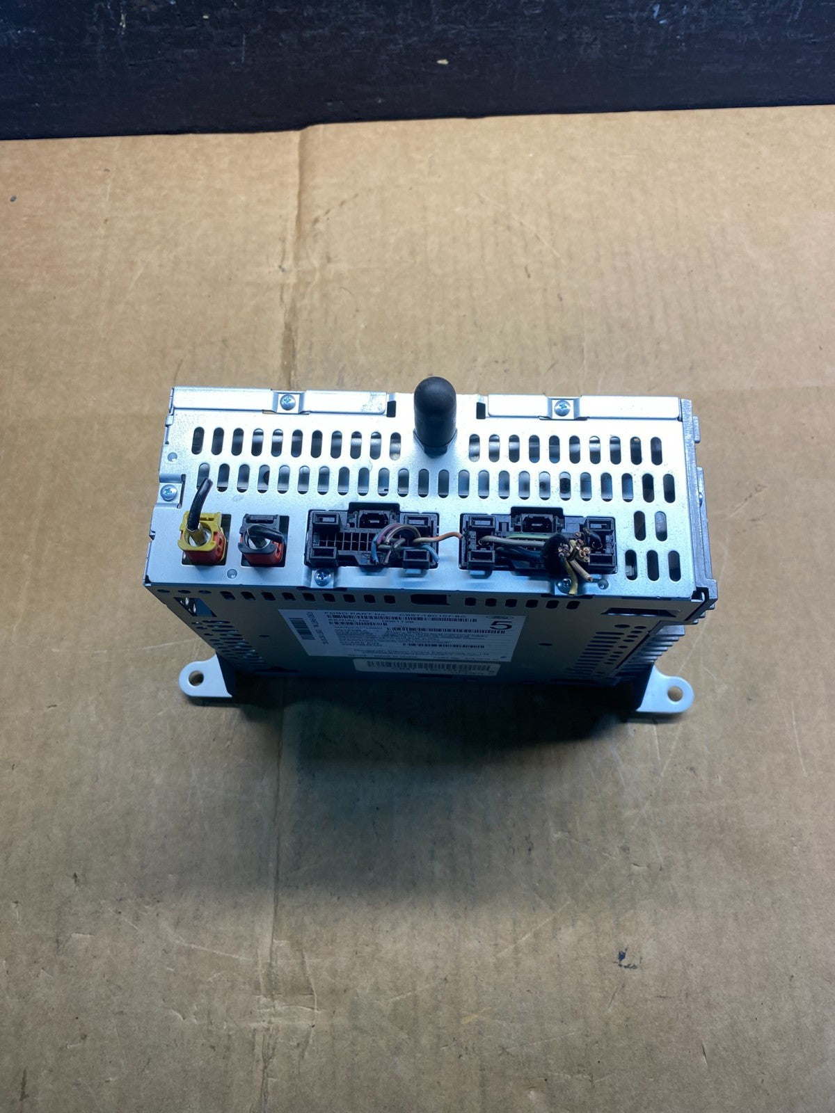2011 to 2013 Ford Explorer Audio Equipment Radio Receiver AM FM CD ad3593 DG5