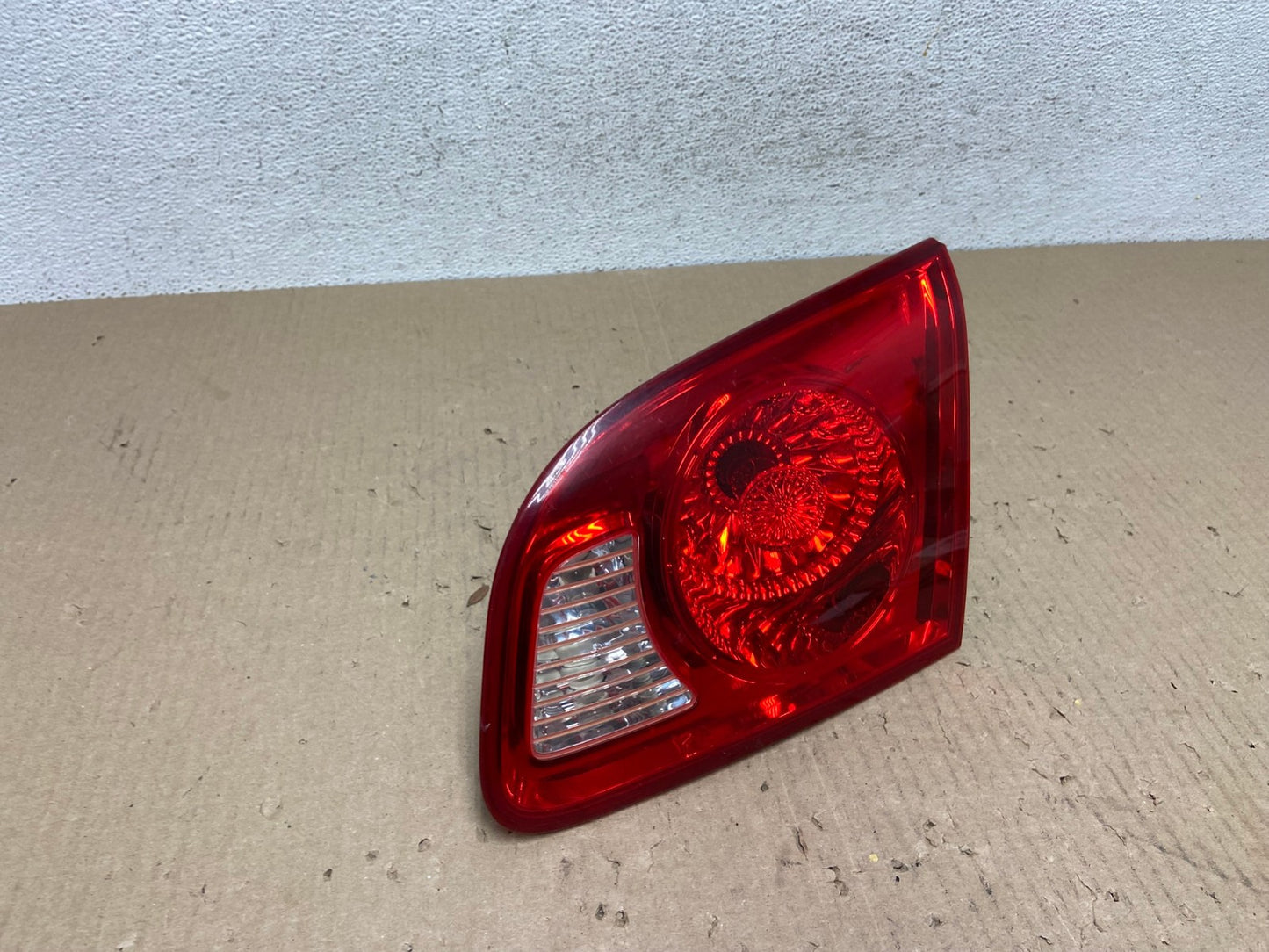 2007 2008 2009 Hyundai Santa Fe Right Passenger Tail Light Inner AE9722 LK2