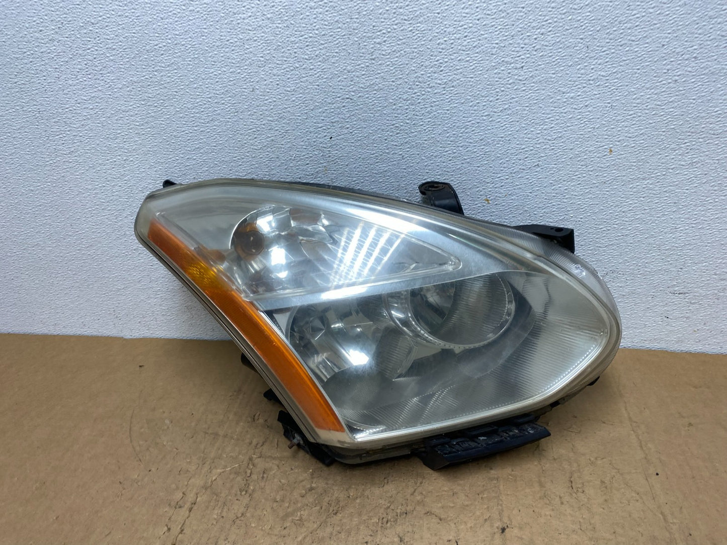 2009-2013 Nissan Rogue Right Passenger Xenon HID Headlight AD0632 DW0