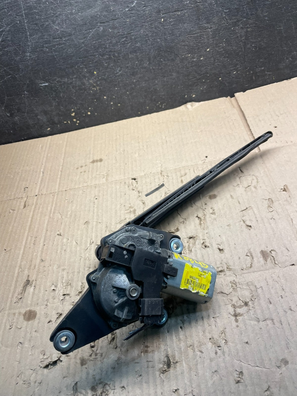 2013 to 2020 Buick Encore Windshield Rear Wiper Motor x8306 DG5