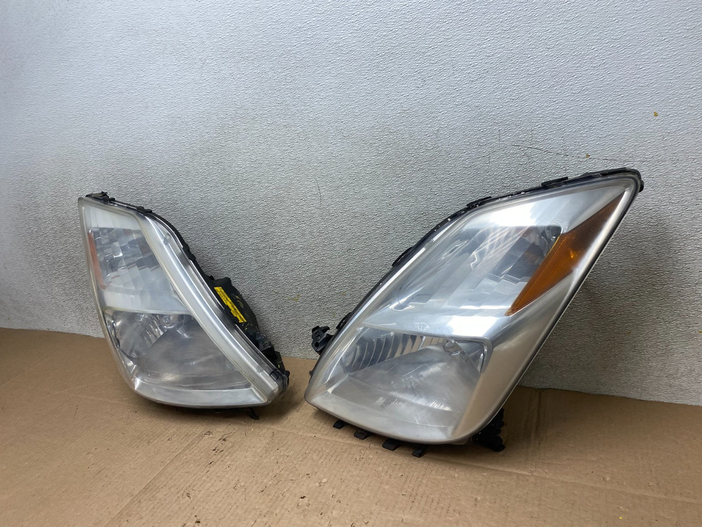 2004-2005 Toyota Prius Left+Right Side Xenon Headlights W0797 DW1