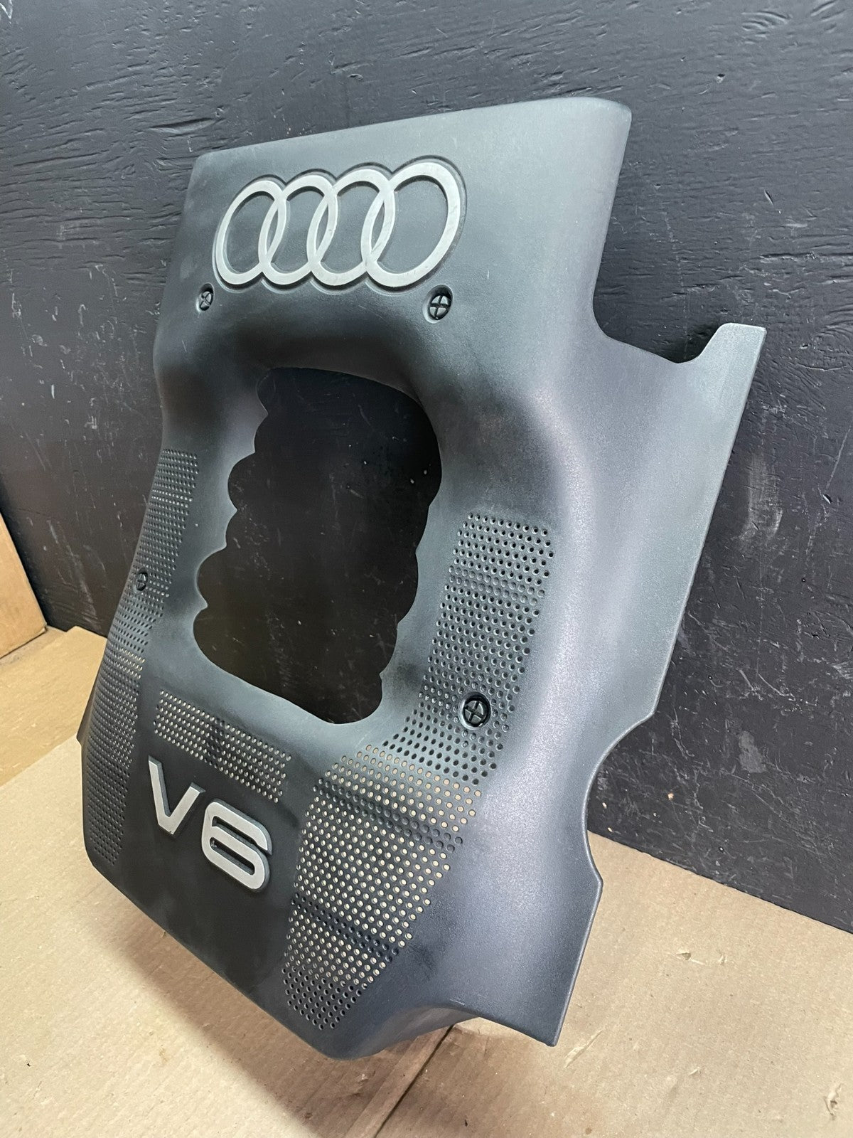 1998 to 2001 Audi A4  Engine Motor Cover Trim OEM 078103927p AB7838 DG2