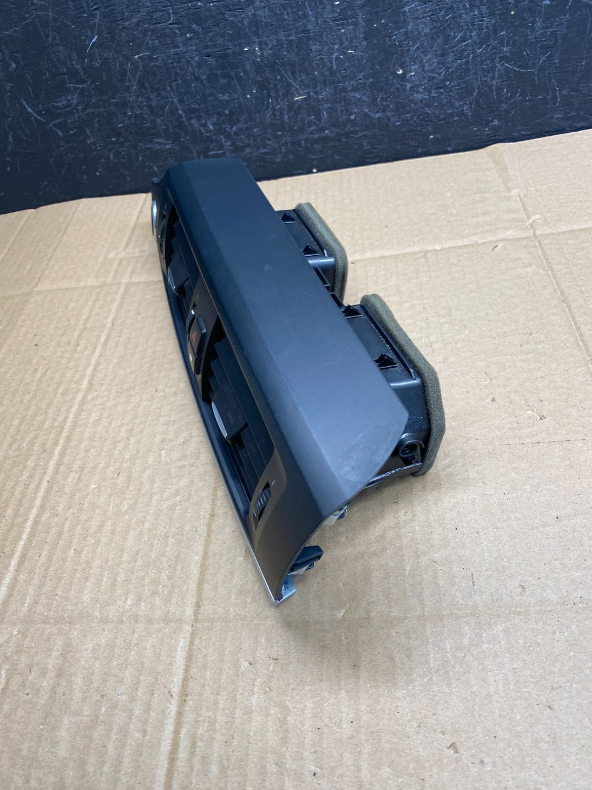 2011- 2017 BMW X3 F25 Center Dash Trim Molding w/ Air Vents AC9337 DG3