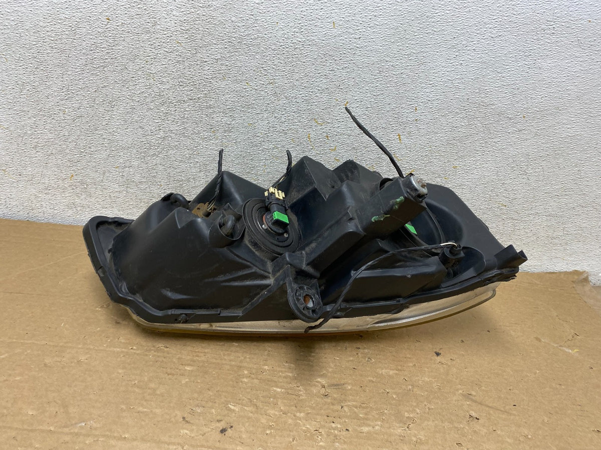 2008 to 2016 Chrysler Town and Country Left Driver Lh Side Headlight AH8529 DW5