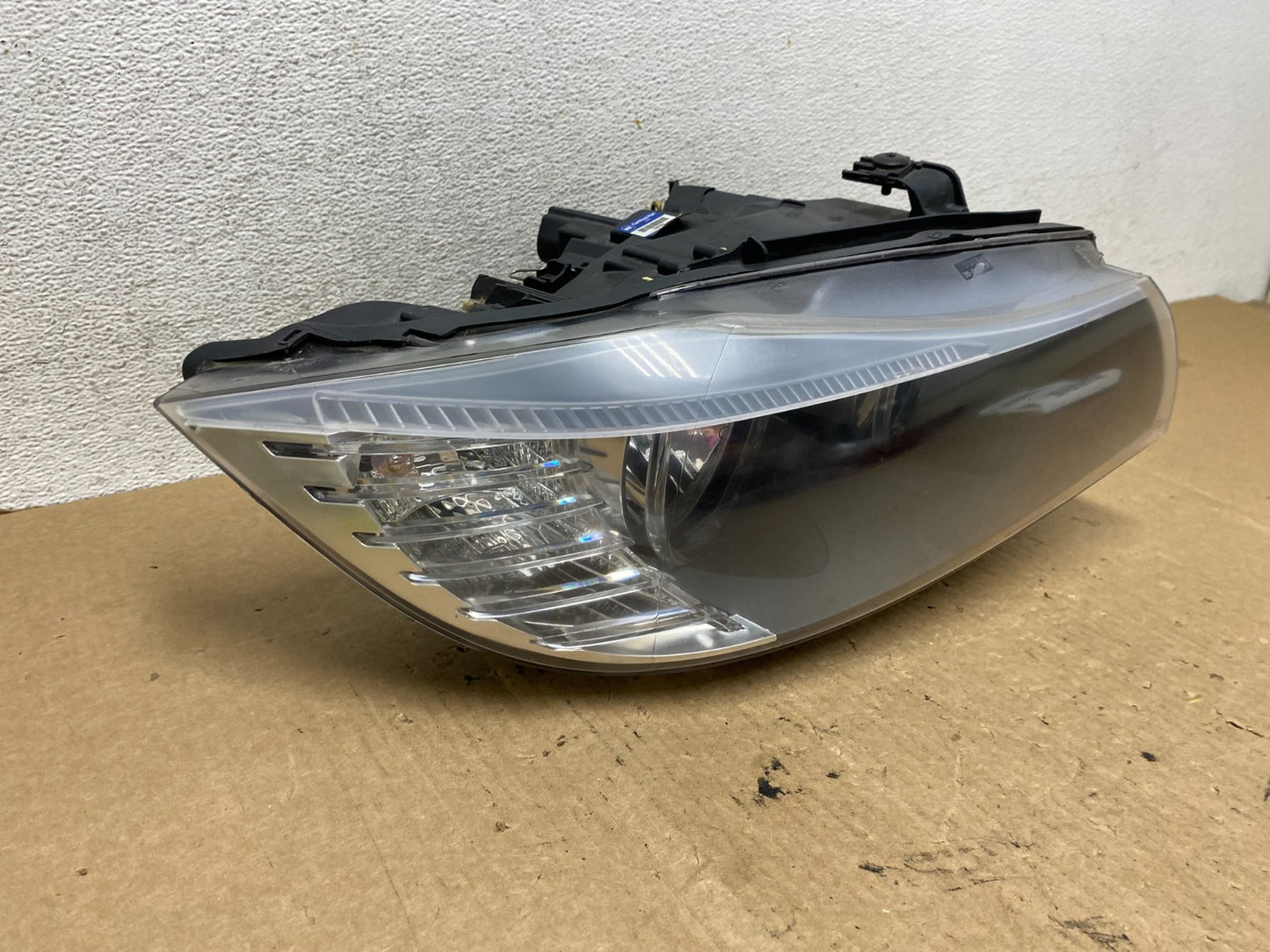 2009-2011 BMW 3 Series 328i 4/D Sedan Headlight Halogen Right Passenger AF97742
