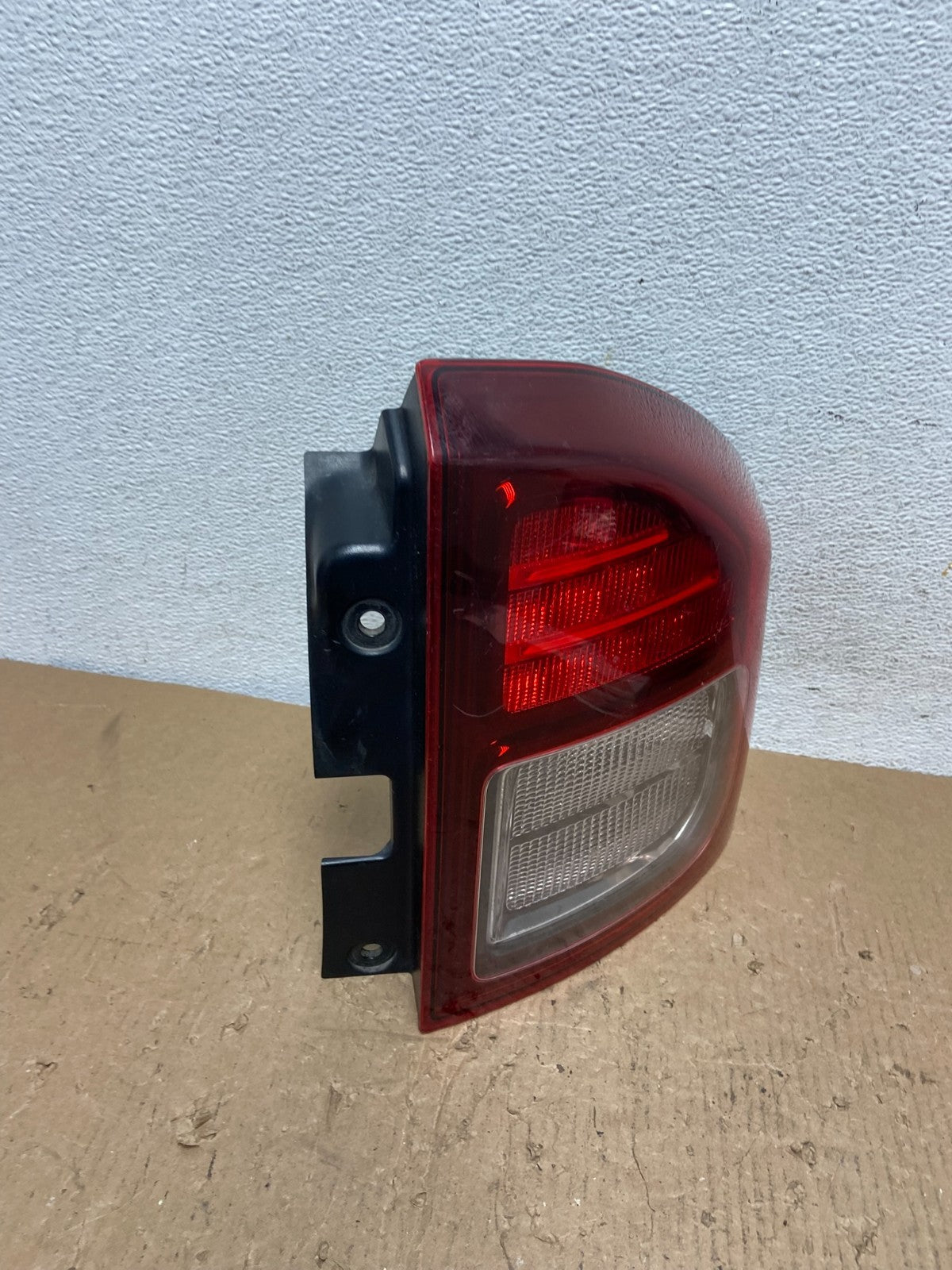 2014 - 2017 Jeep Compass Right Passenger Side Tail Light AD8247 DW2