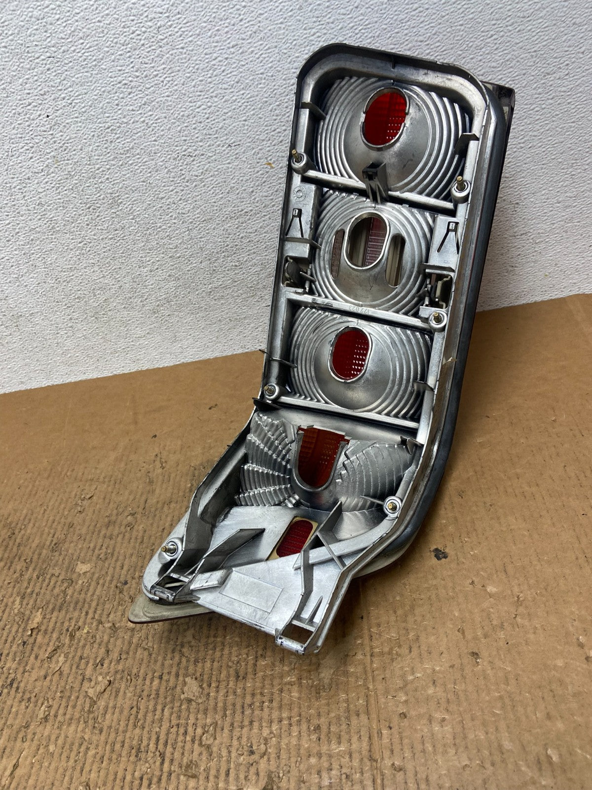 1990 - 1995 Mercedes R129 SL500 SL600 Rear Left Driver Side Tail Light AE2643 DG7