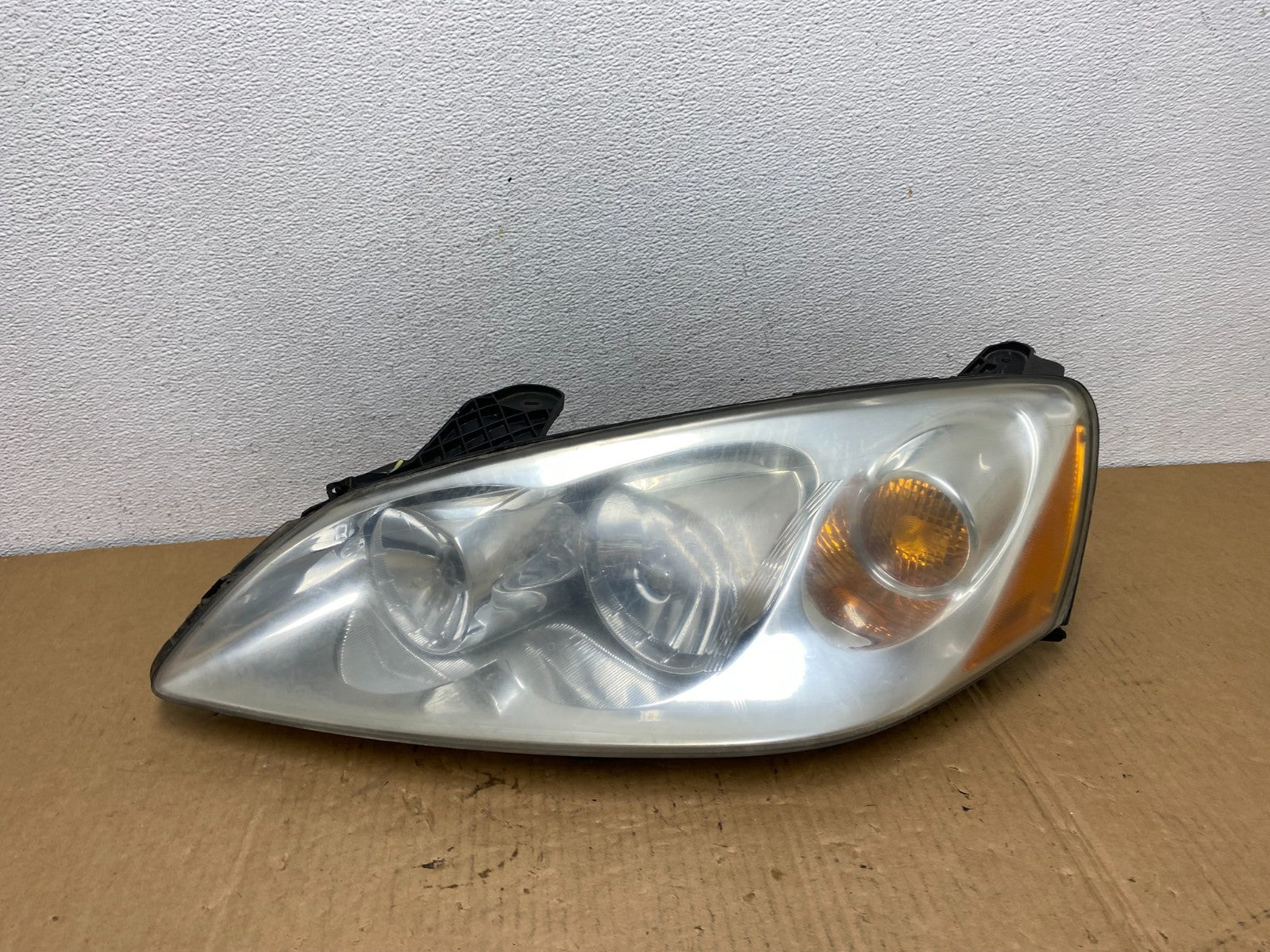 2005 to 2009 Pontiac G6 Headlight Left Driver LH Side Halogen AC7652 DW0