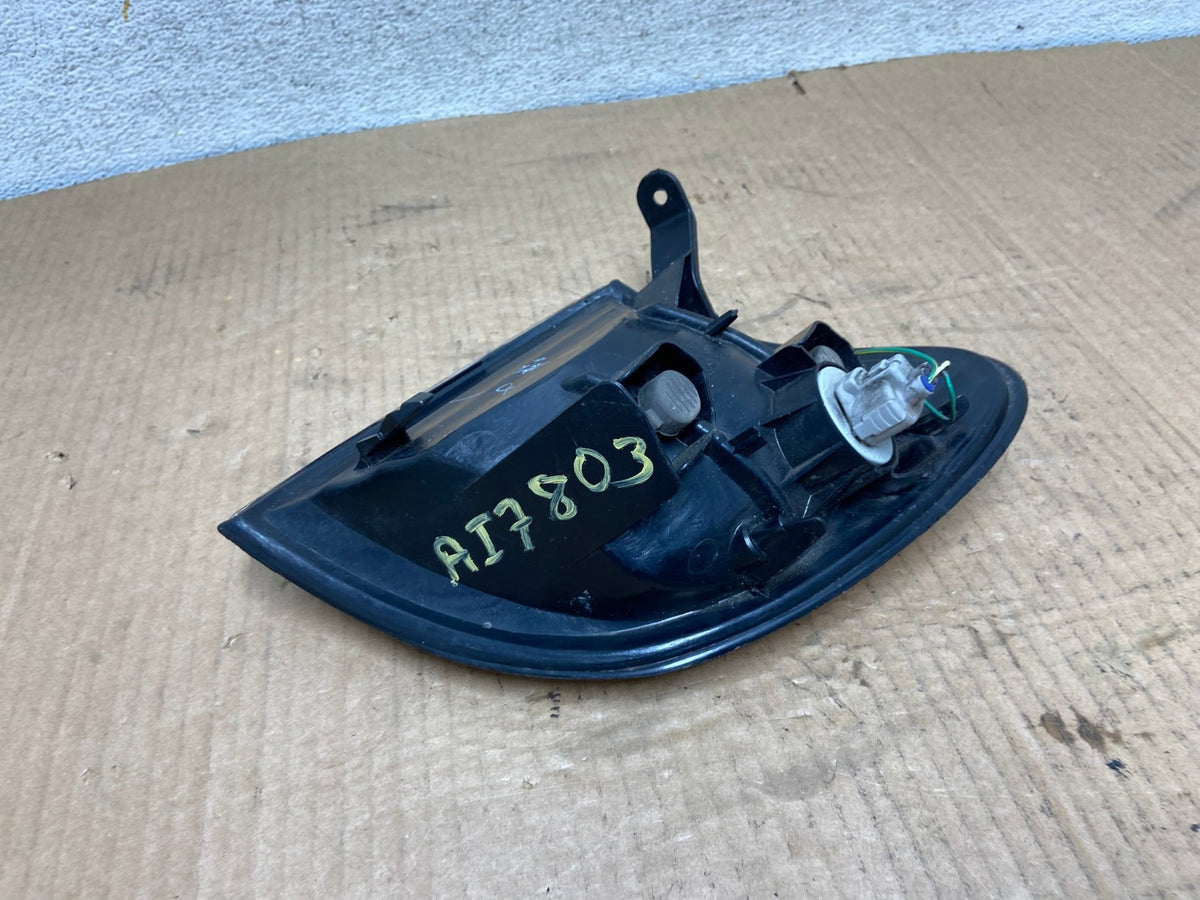 2000 to 2004 Toyota Tundra Right Passenger RH Side Turn Signal Light AI7803 LK5