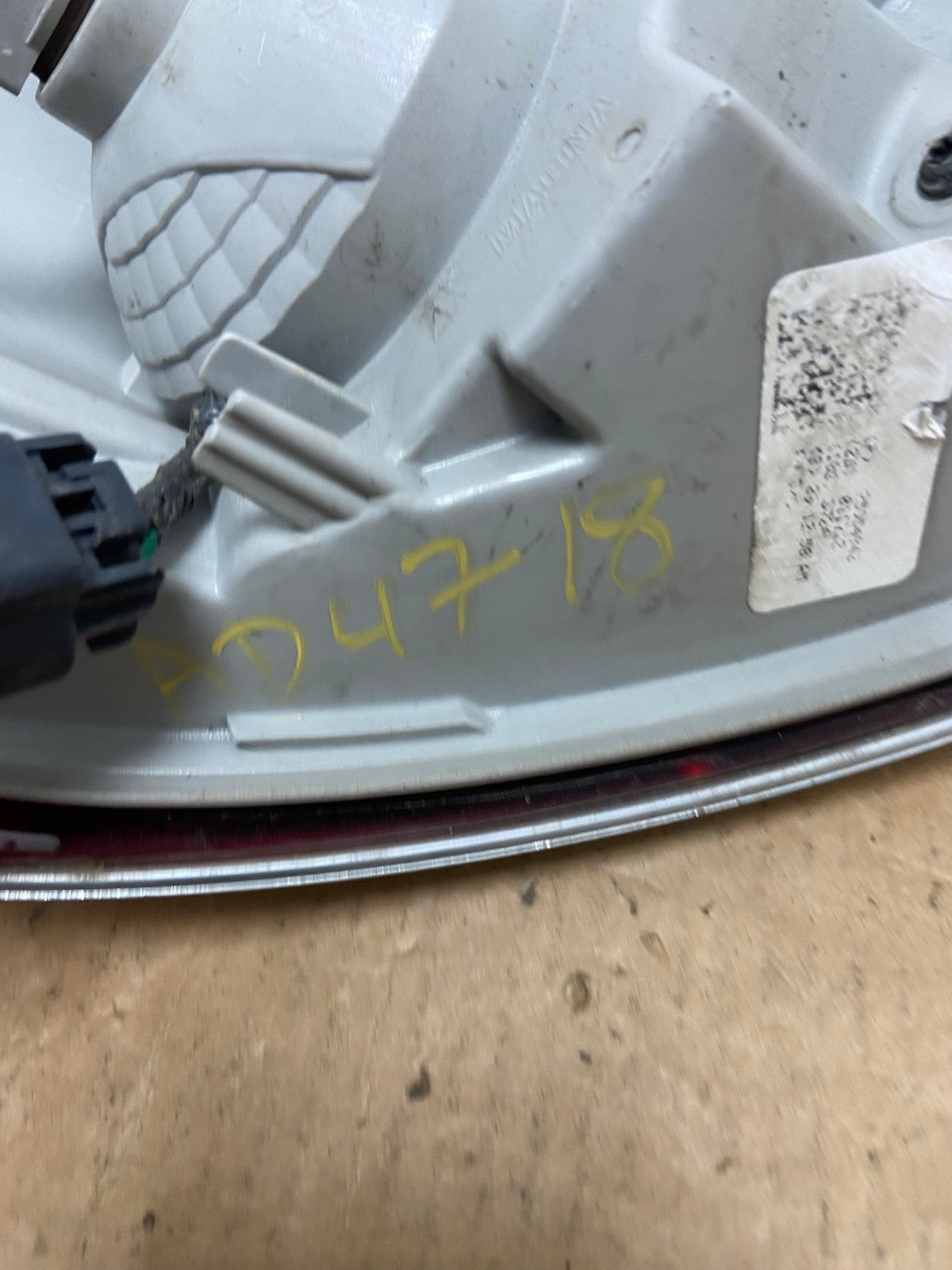 2008-2012 Buick Enclave Right Passenger Rh Tail Light AD4718 LK5