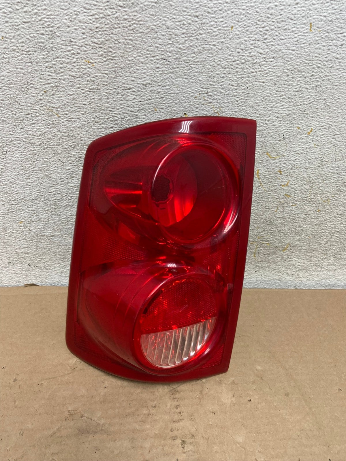 2005-2011 Dodge Dakota Lh Left Driver Side Tail Light AH9499 LK0