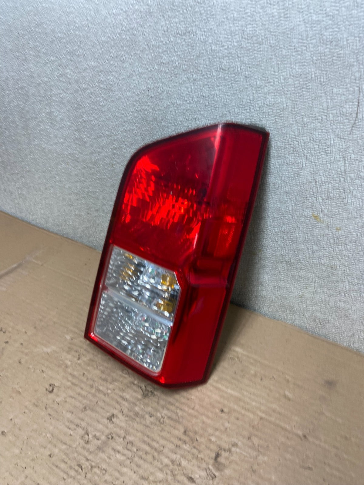 2005 to 2012 Nissan Pathfinder Right Passenger RH Side Tail Light Oem AA9470 LK1