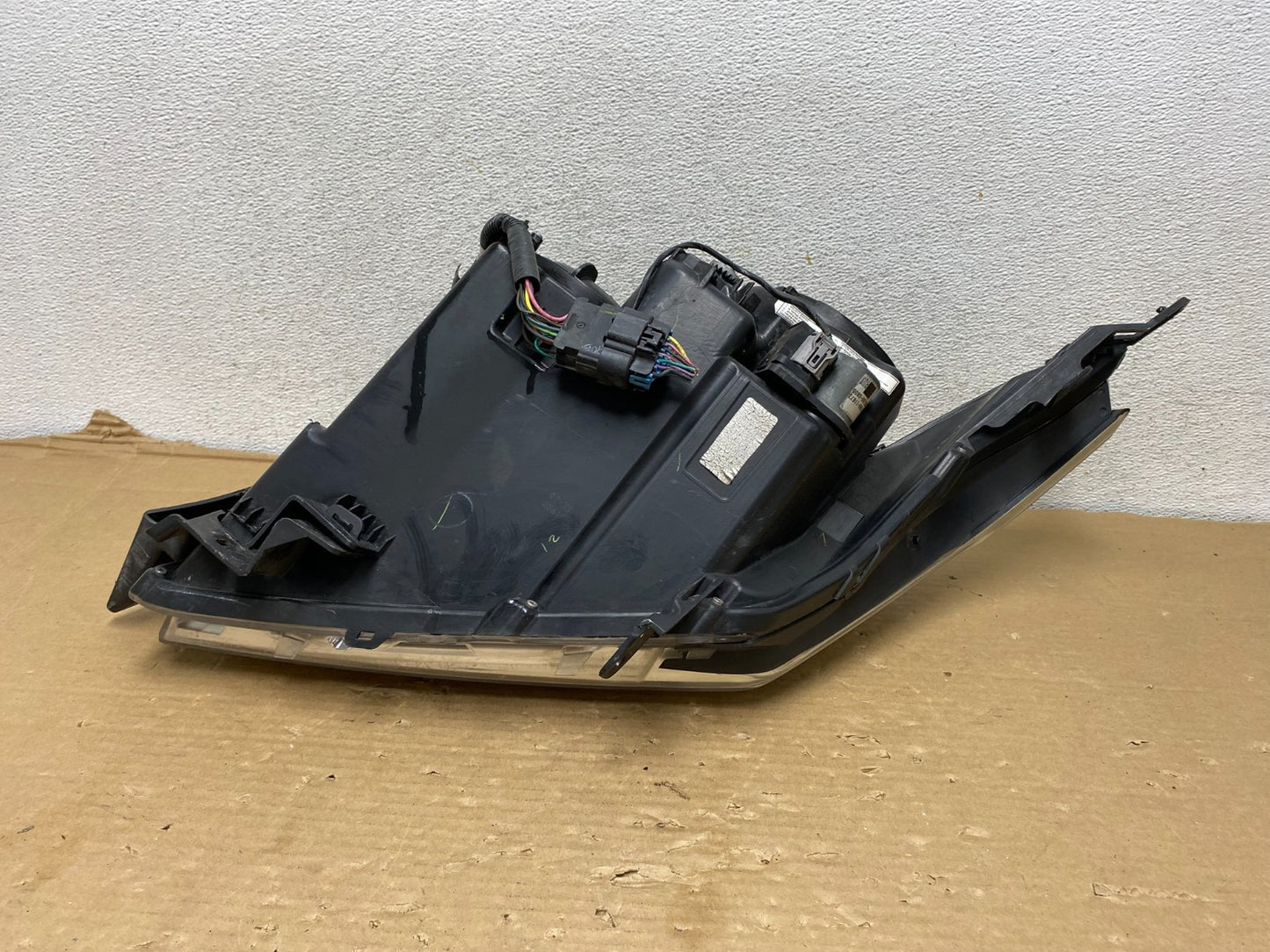 Xenon 2010 to 2016 Cadillac SRX Left Driver LH Side Headlight AG9234 DW5