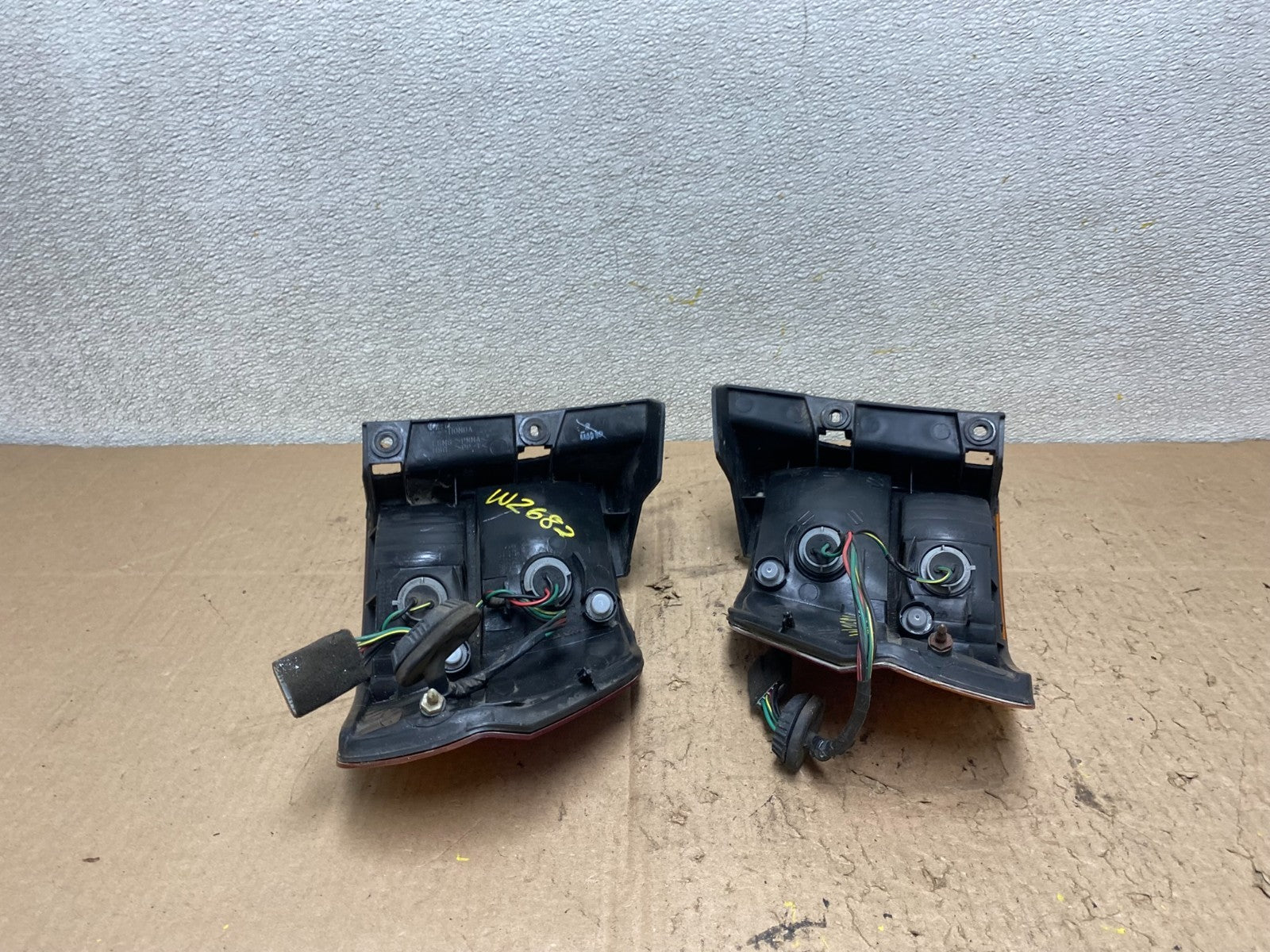 2002 2003 2004 Honda Odyssey Left+Right Side Tail Lights W2682 DW5