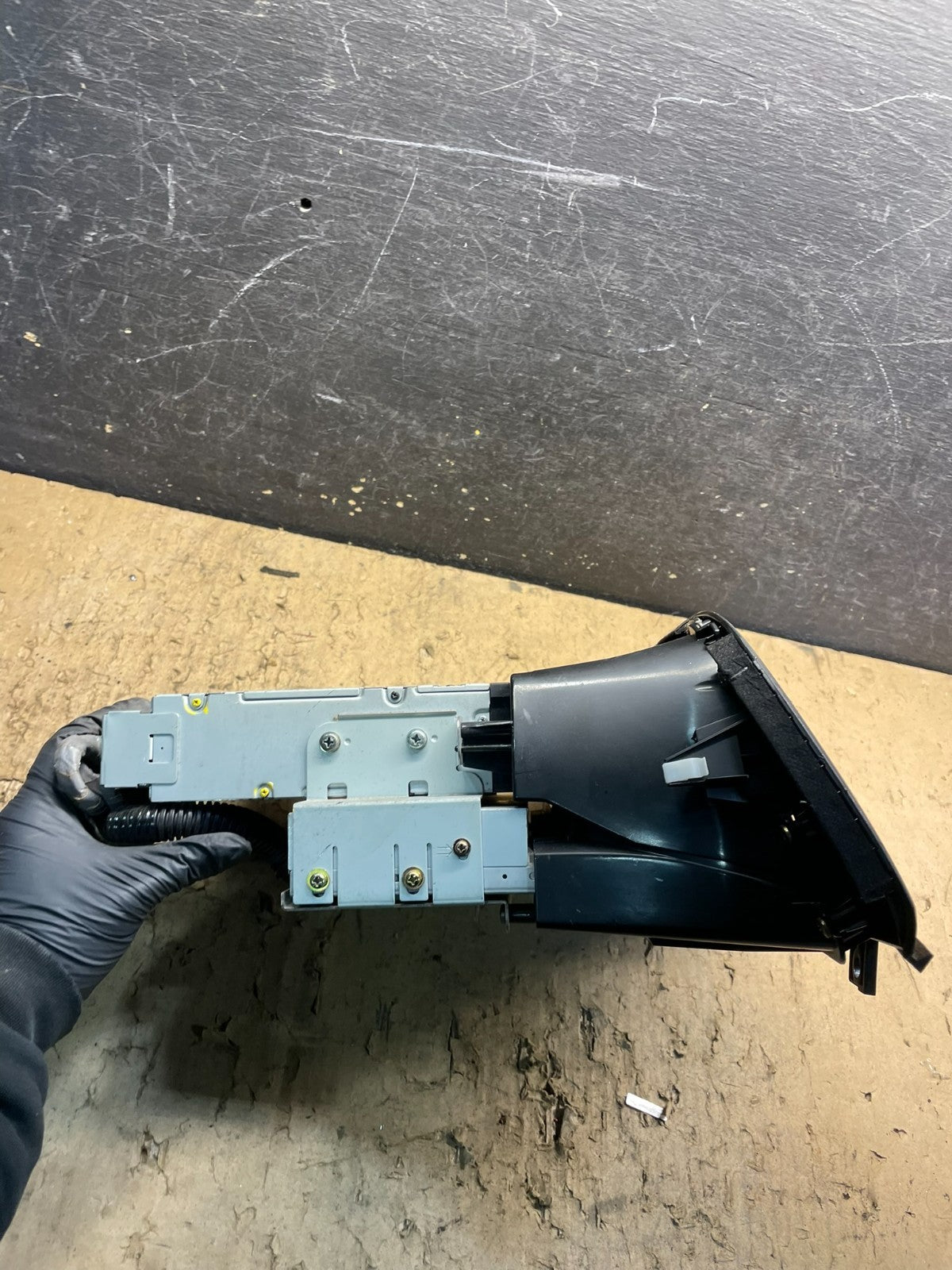 2005-2006 Honda Odyssey Information Display Screen 39810-SHJ-A010-M1 W7029 DG4