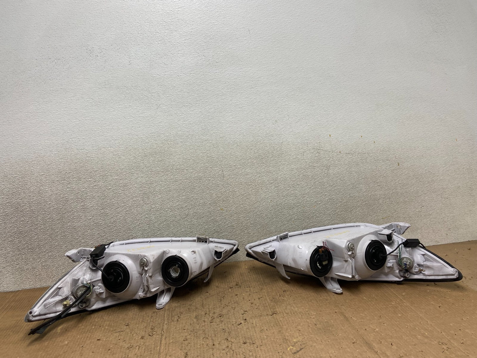 2002 2003 2004 Toyota Camry Left+Right Set Side Halogen Headlights AA8532 DW5