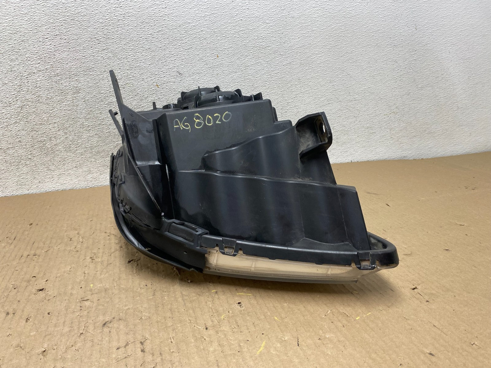 2010 to 2015 GMC Terrain Halogen Passenger Right Rh Side Headlight AG8020 DW7