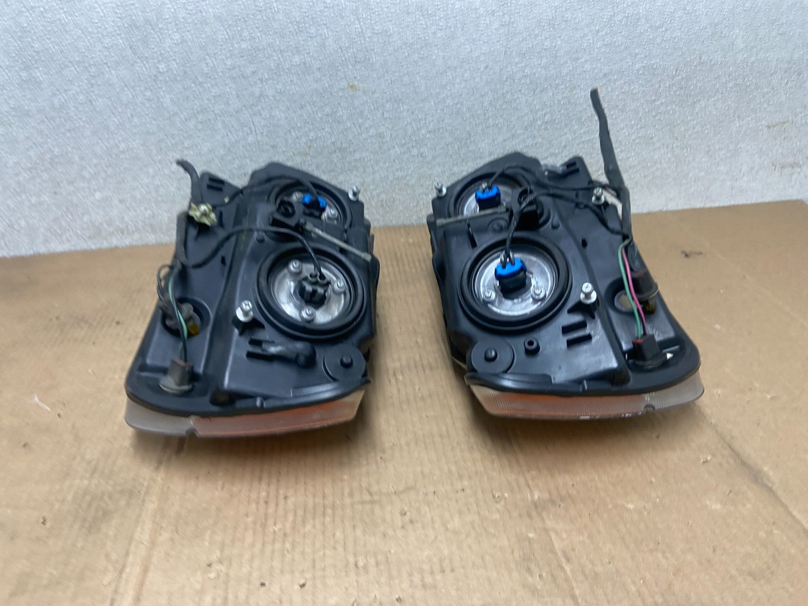 1999 - 2004 Jeep Grand Cherokee Left+Right Set Halogen Headlights AA6215 DW9