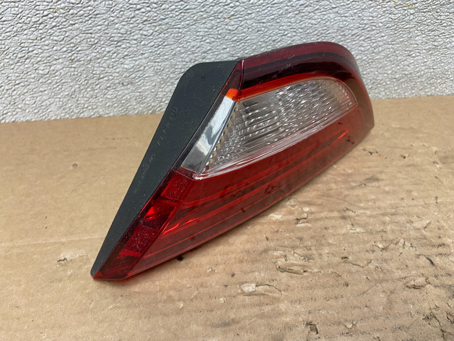 2015 to 2017 Chrysler 200 Sedan Right Passenger  Inner Tail Light AB4869 LK2