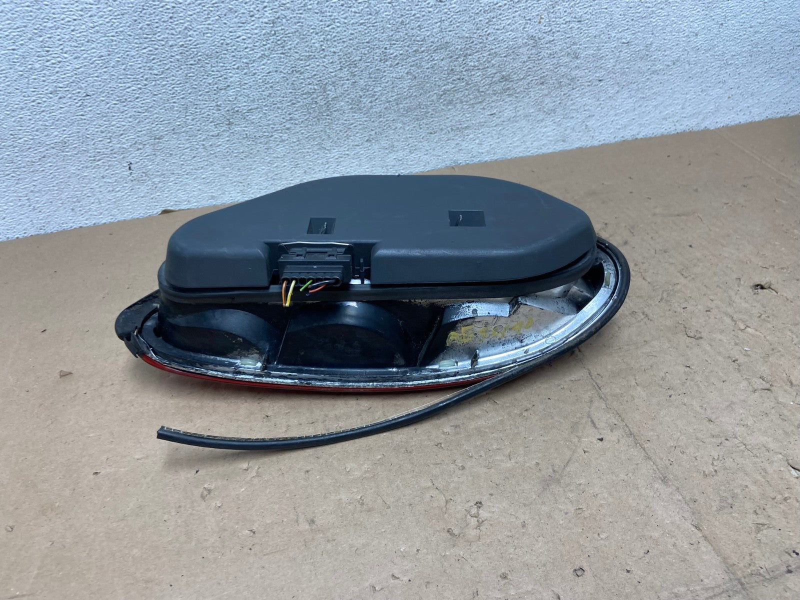 1997 to 2000 Jaguar XK8 XKR Left Driver LH Side Tail Light AG5490 LK6