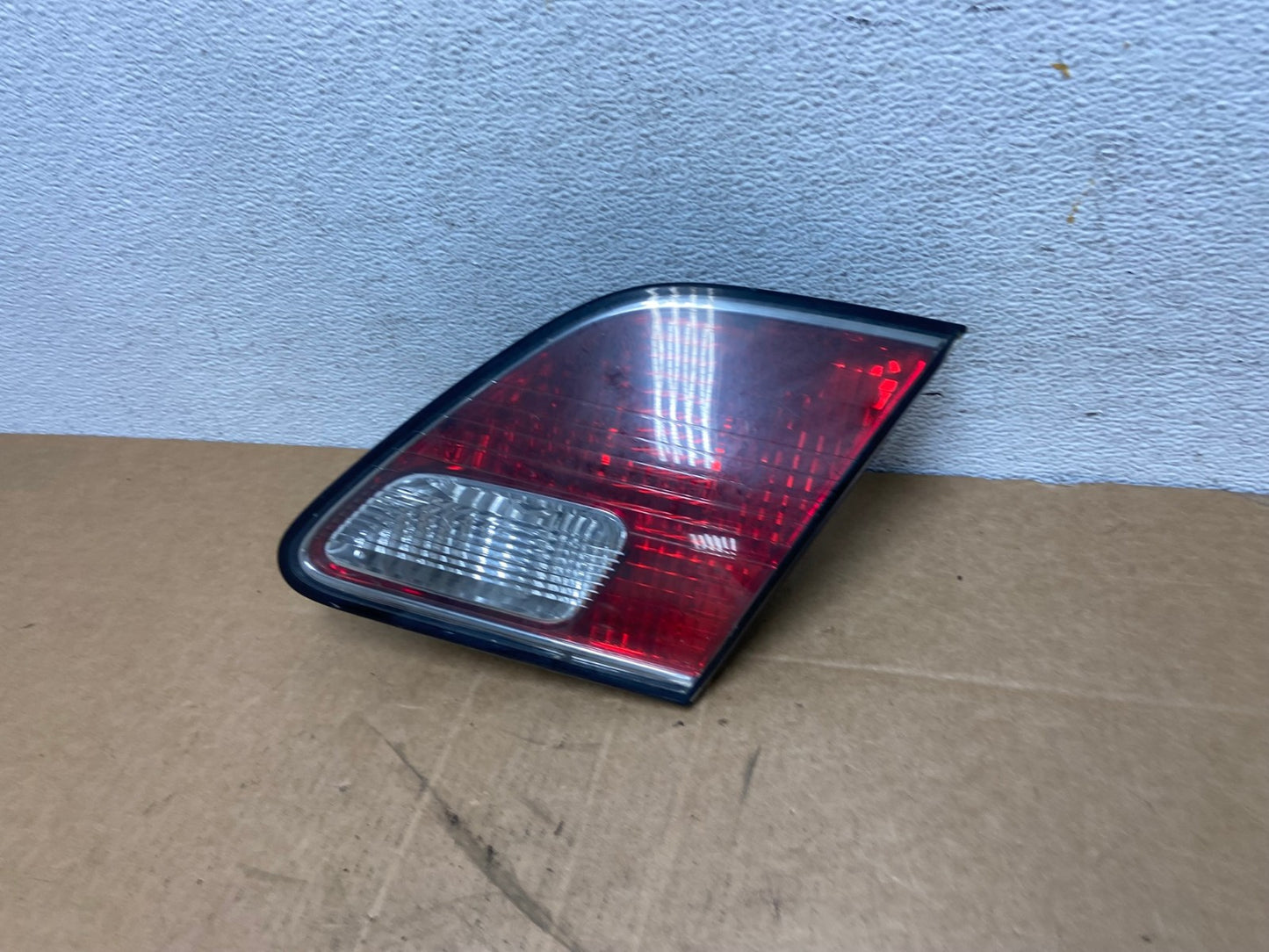 2002 2004 Lexus Es300 Es330 Right Passenger Inner Tail Light AD5994 LK1
