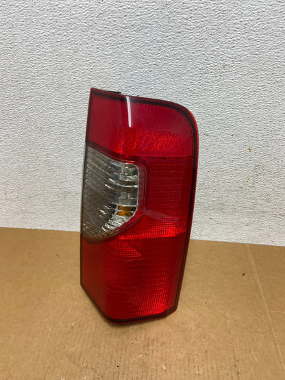 2002 2003 2004 Nissan Xterra Right Passenger RH Side Tail Light AD9089 DW0