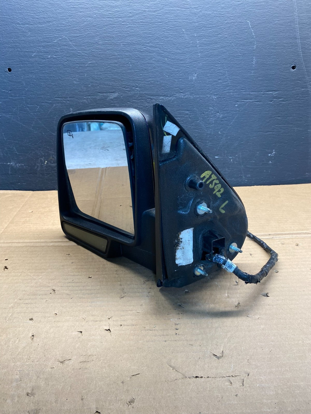 2003 to 2005 Lincoln Aviator Left Driver Side Door Heated Mirror AC8767 DG11