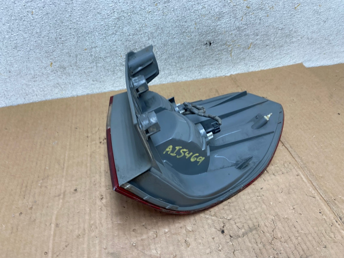 2005 2006 2007 Honda Odyssey Left Driver LH Side Tail Light AI5469 LK5