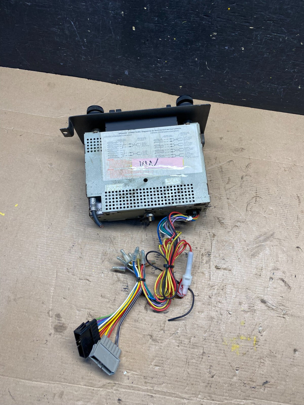 1989 Chrysler Fifth Avenue Radio AM/FM Cassette Player N7474 DG4