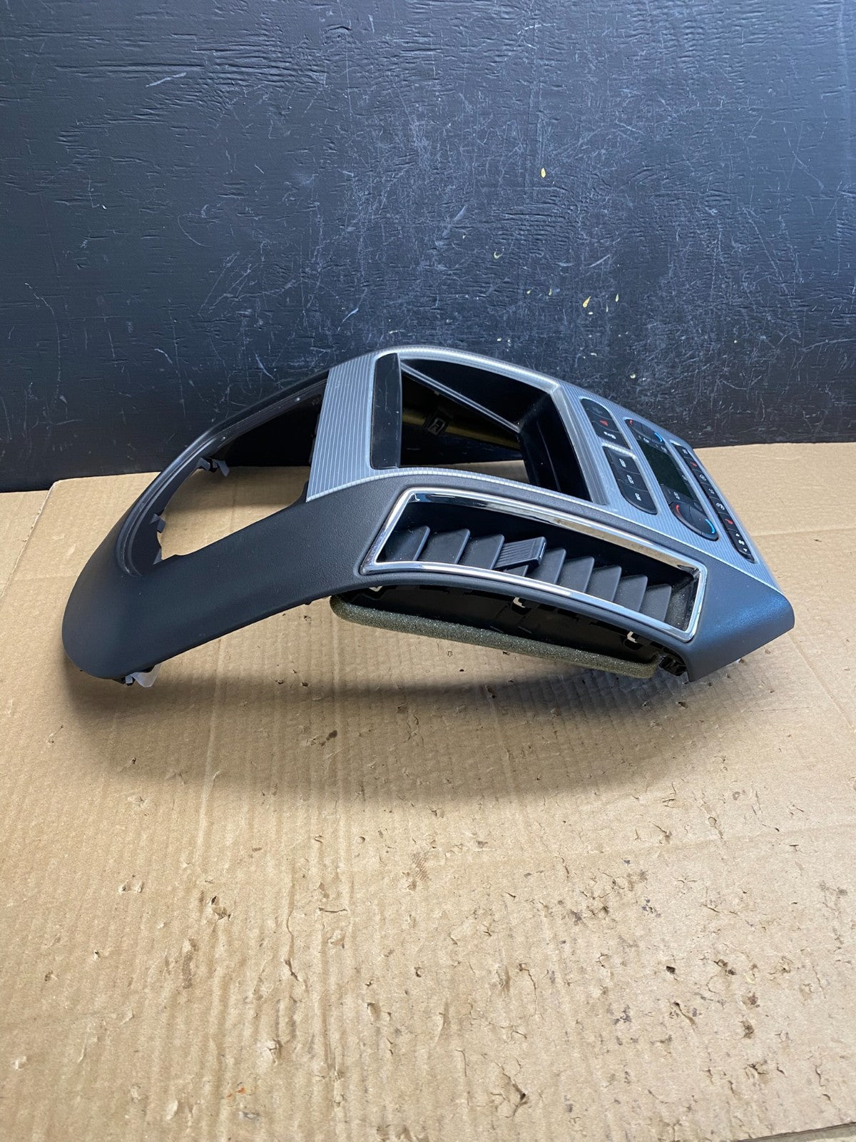 2007 - 2010 Ford Edge Heater Climate Control Radio Control Dash Bezel AC9506 DG1