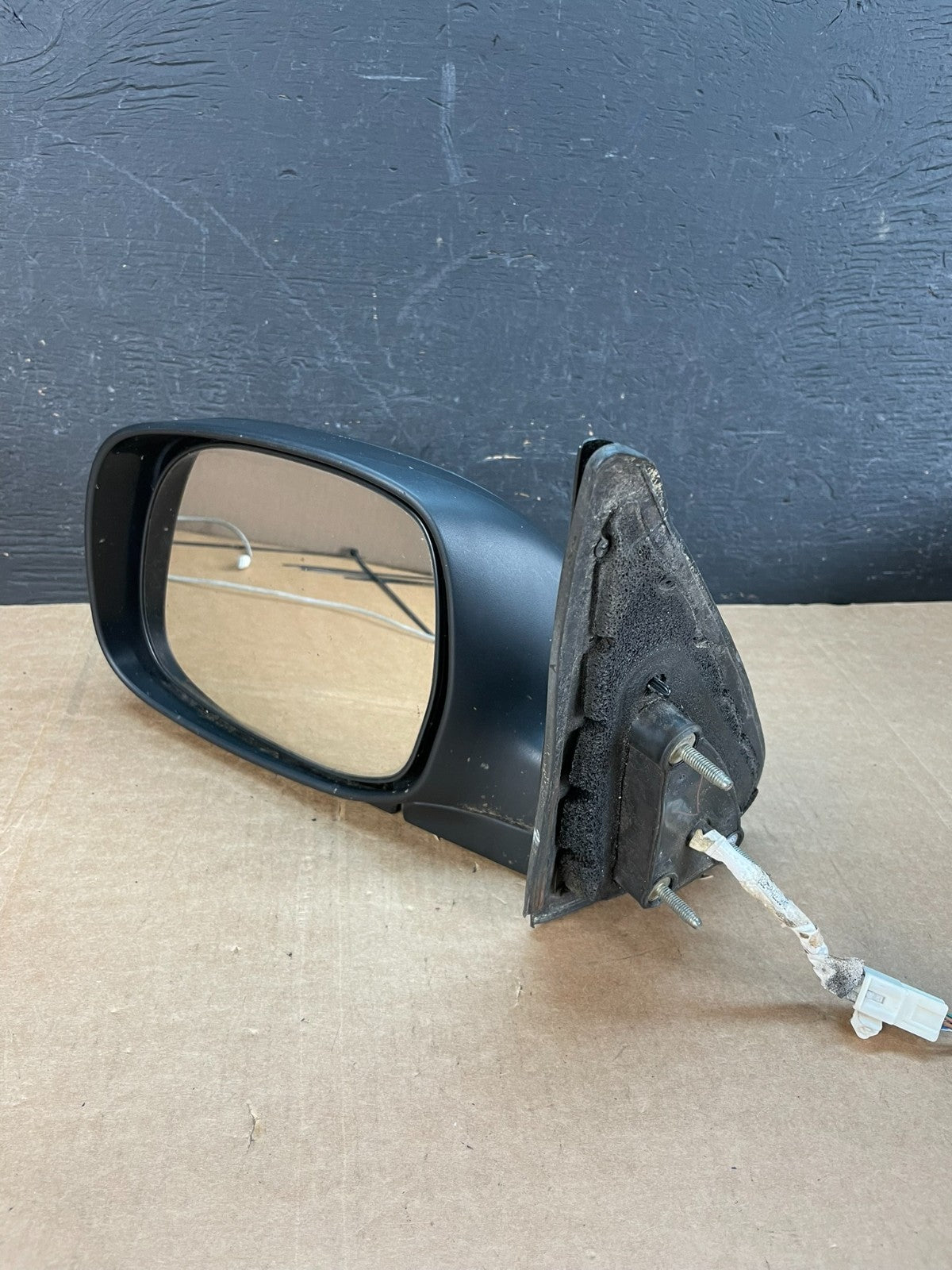 2003 to 2006 Toyota Tundra Sequoia Left Driver LH Door View Mirror AE8321 DG2