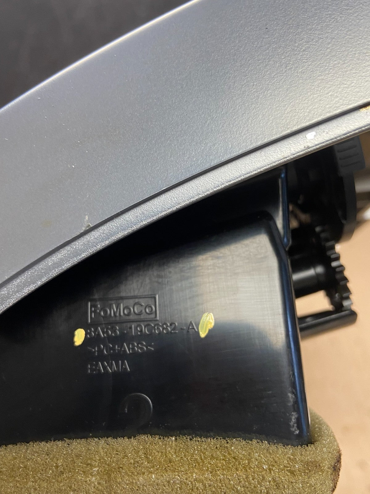 2009 2010 2011 2012 Lincoln MKS Center Radio Bezel Trim Silver ad6861 DG4