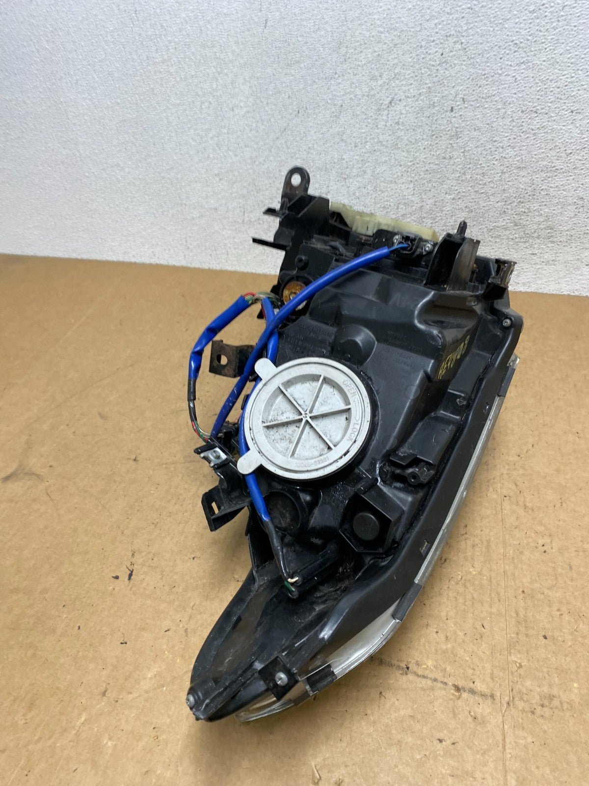 Sedan 4Door 2010 to 2013 Infiniti G37 Left Driver Headlight Xenon AE4828 DW8