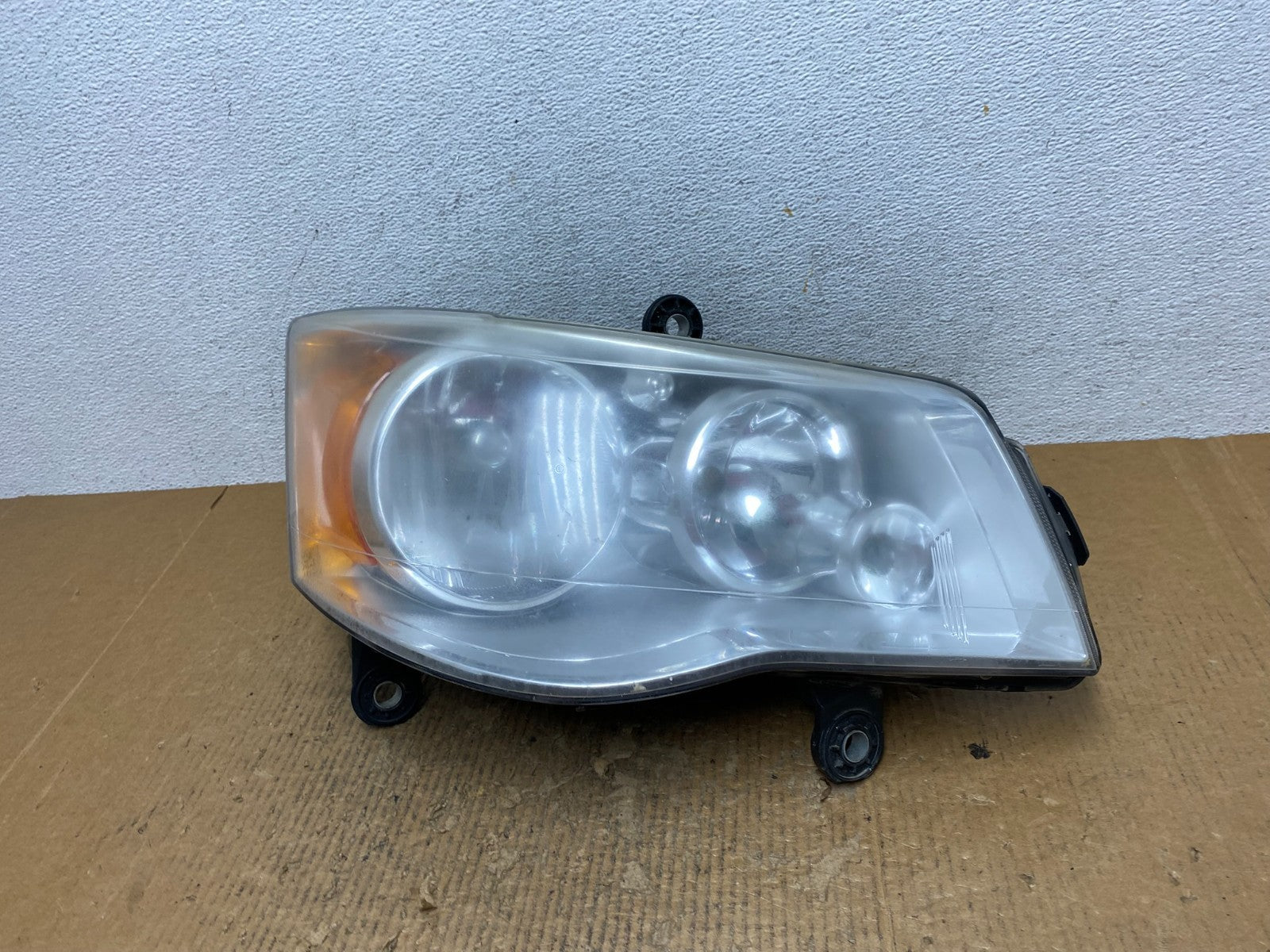 2011 to 2016 Chrysler Town and Country Right Passenger Headlight AE2784 DW0