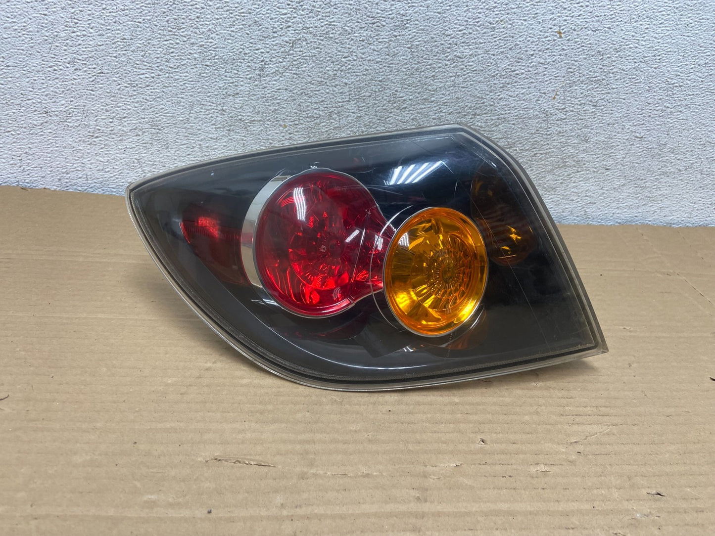 2004 2005 2006 Mazda 3 Hatchback Left Driver LH Side Tail Light AG8882 DW0