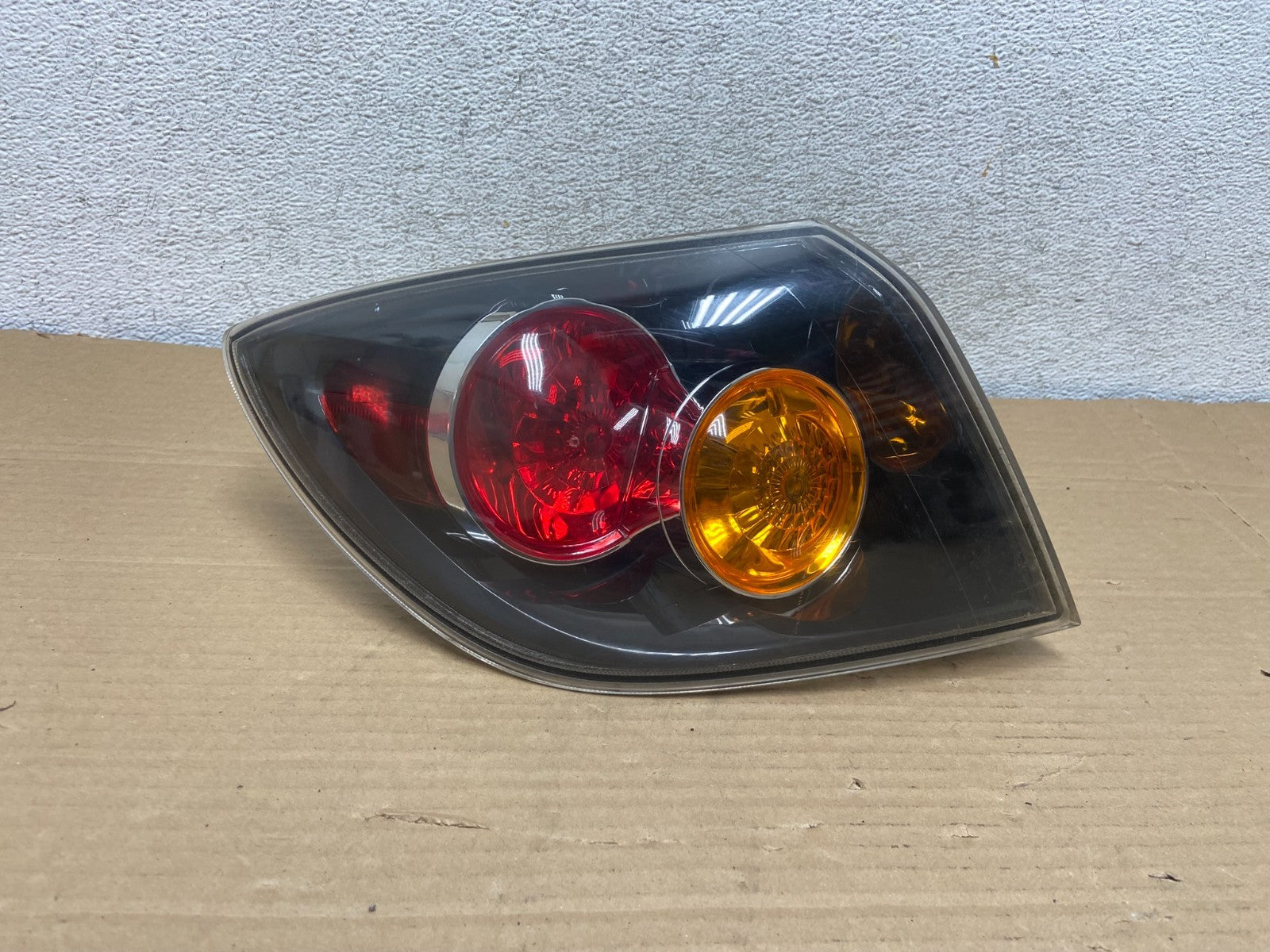 2004 2005 2006 Mazda 3 Hatchback Left Driver LH Side Tail Light AG8882 DW0