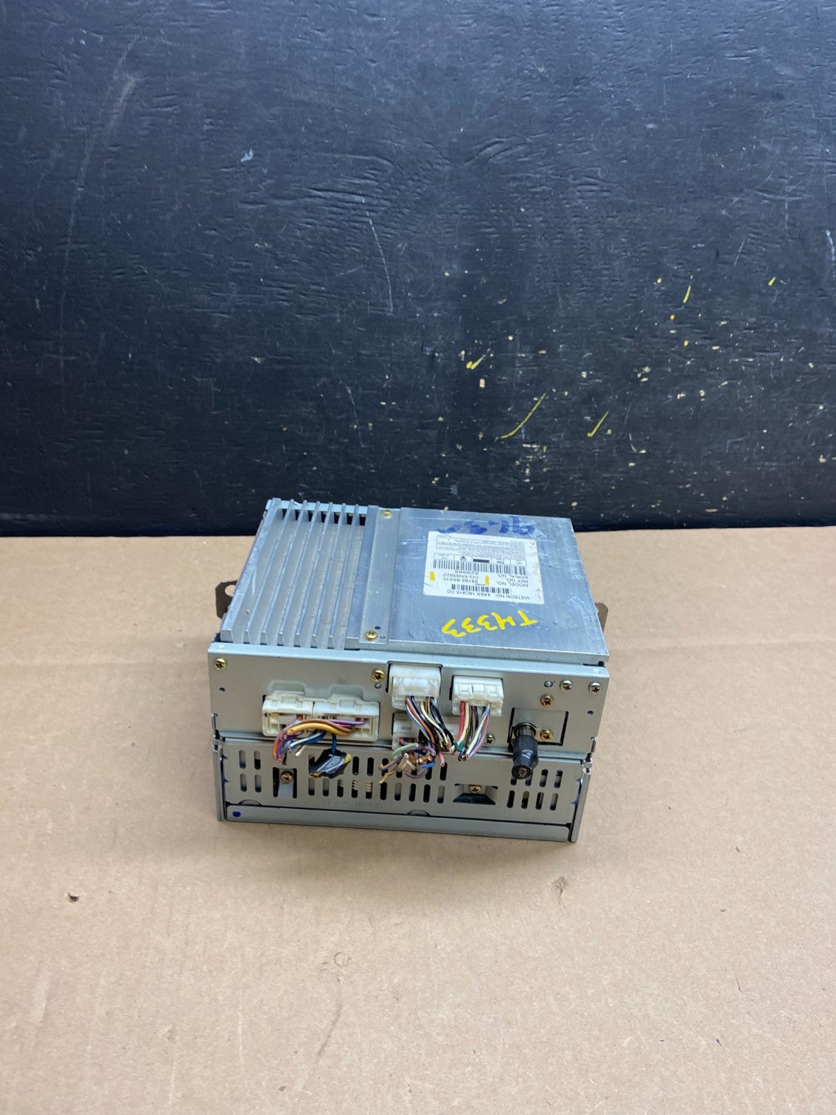 2004 to 2005 Nissan Titan Am Fm Cd Player Radio Receiver T4333 DG3